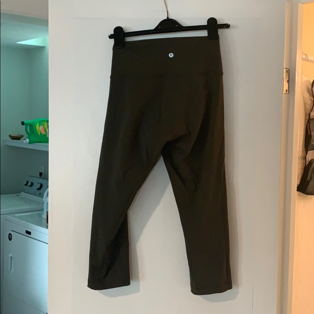 Army Green Lululemon Crop Wunder Under, 12